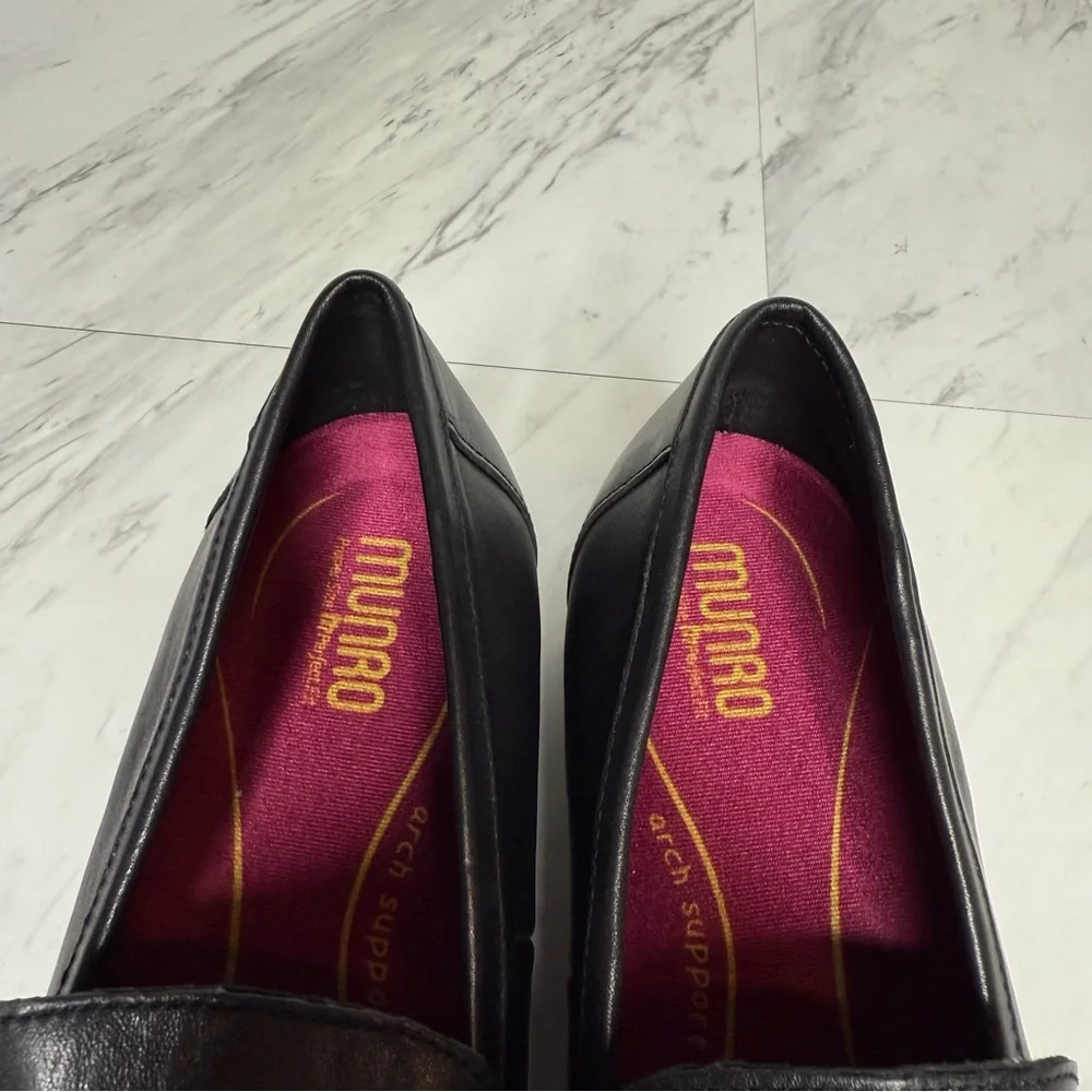 Munro Giselle Black Leather Loafer 9 1/2 W
